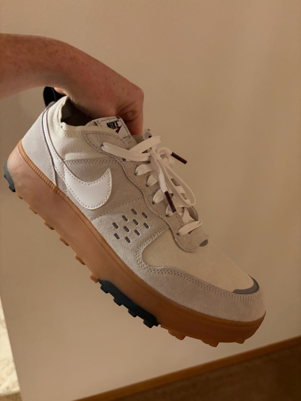 Nike Men’s Sneakers White and Gum Sole